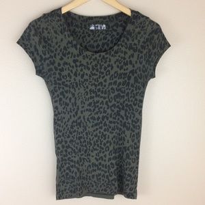 Michael Stars Green Cheetah T shirt One Size (S)